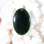 Modèle 2, pendentif en jade néphrite