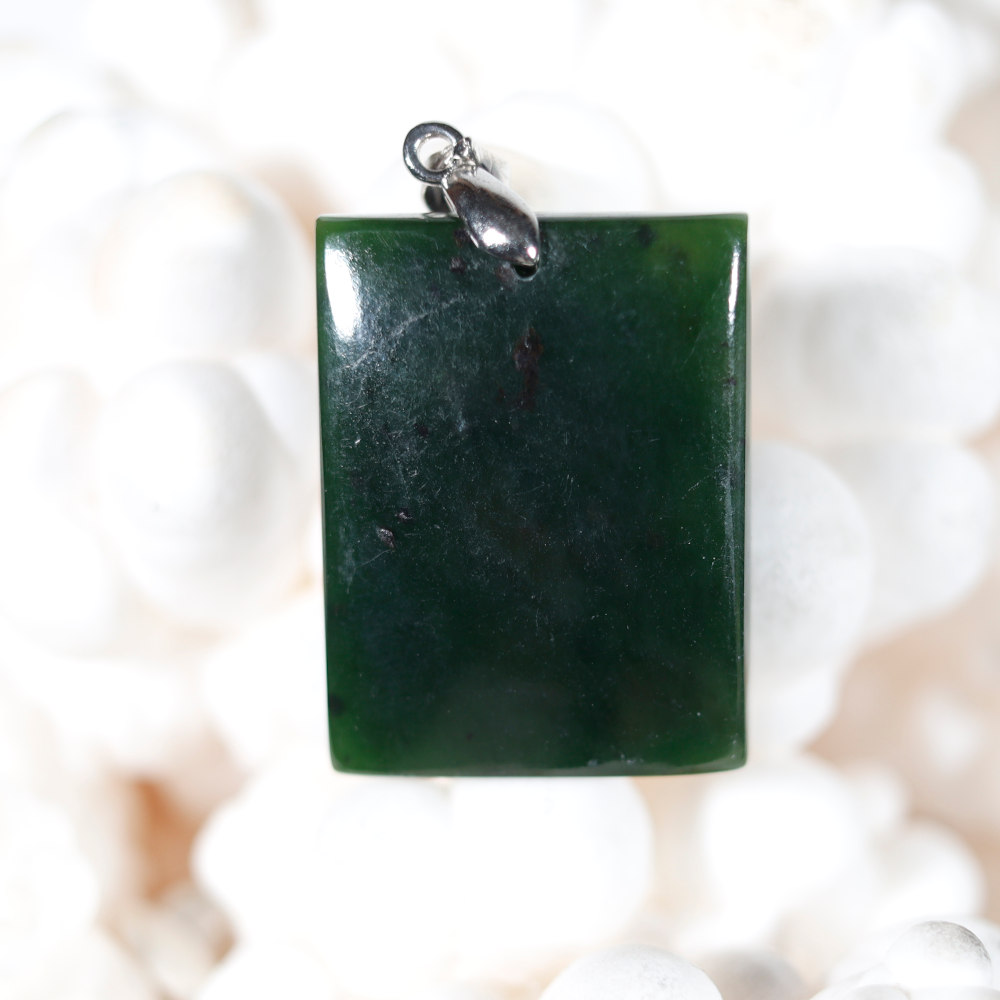 Modèle 3, pendentif en jade néphrite