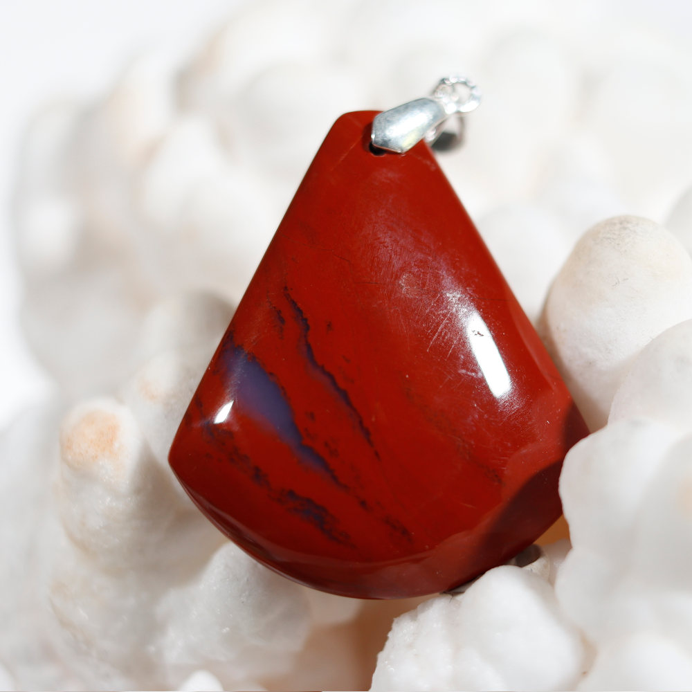 Modèle 4 de pendentif en jaspe rouge