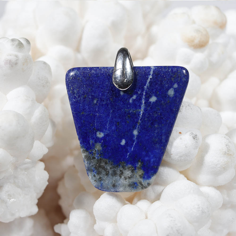 Pendentif en lapis lazuli, modèle 4